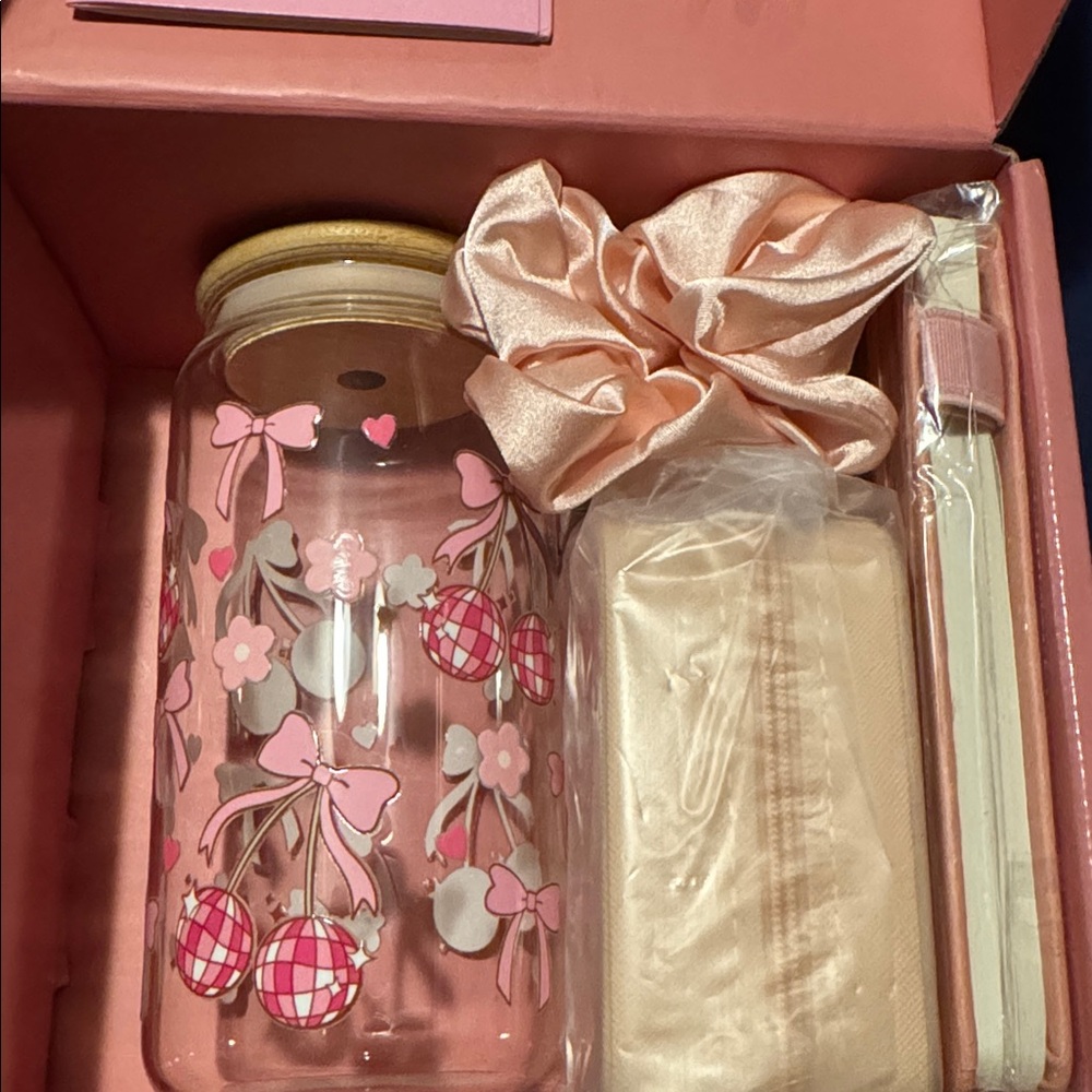 Pink Gift Set - Picture 4 of 5